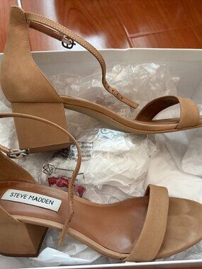 Steve Madden Irenee Tan